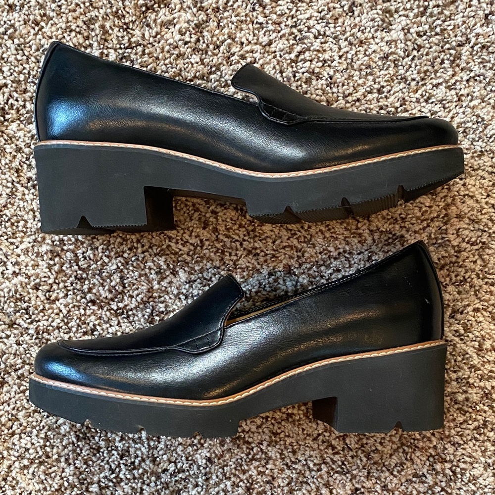 Naturalizer Black Leather Women's Loafers
